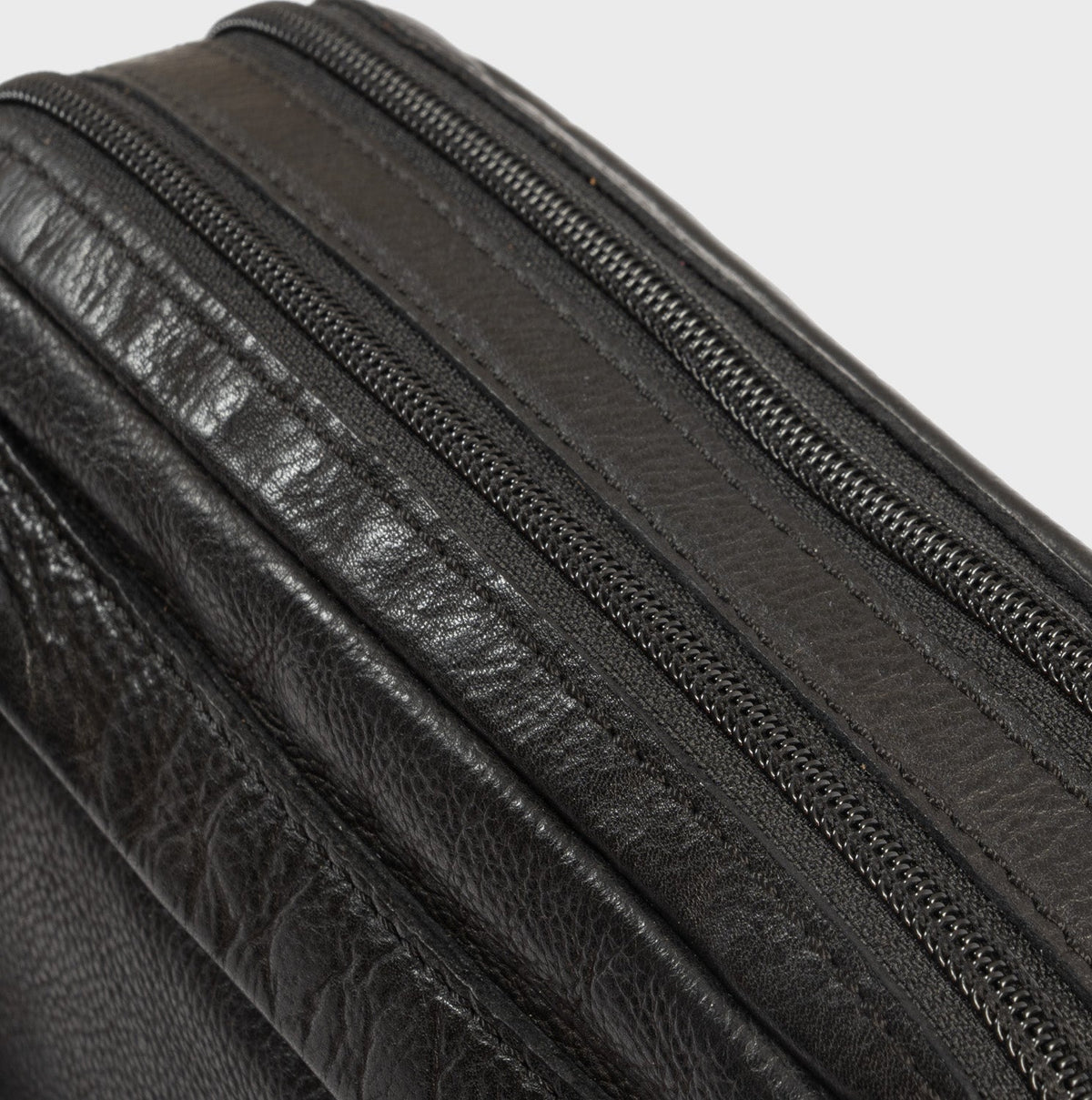 Bolso de piel natural con bandolera - Negro